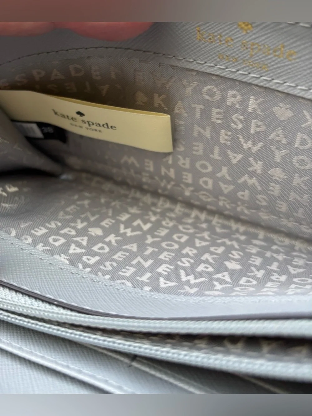 ♠️KATE SPADE EUC Saffiano Leather Continental zip around Wallet light gray